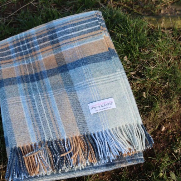 Kintyre Blue Check Shetland Wool Throw 01