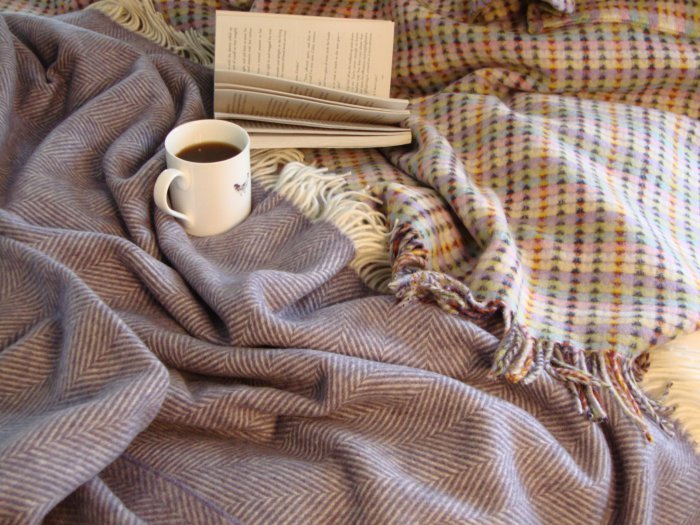 Merino-Wool-Blankets-on-bed-01