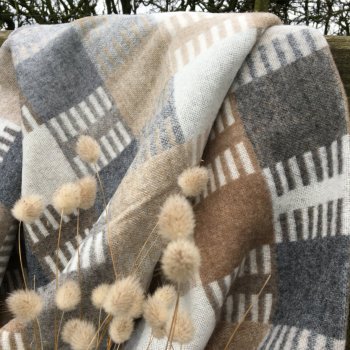 Venice Natural Merino Lambswool Throw