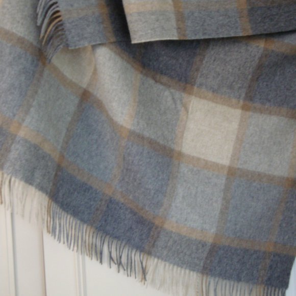 Natural Grey Windowpane Check Merino Blanket Throw 01