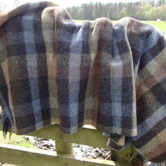 Burnswark Pure New Wool Blanket Throw 01