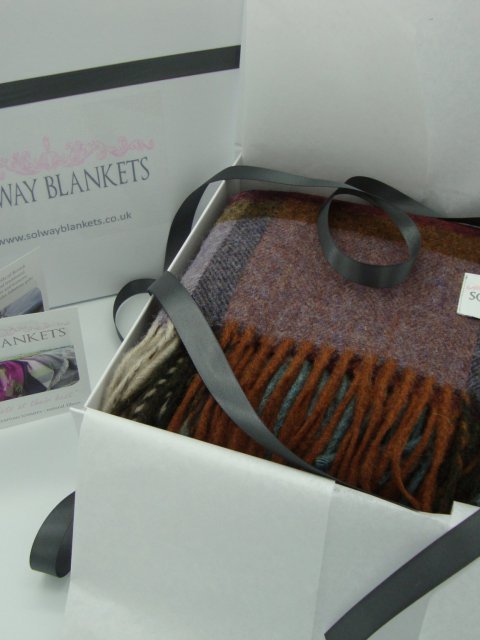 Gifts Gift Wrapped Blanket Throws Lifestyle