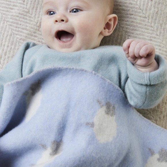 Baby Merino Blanket Blue Sheep Lifestyle1